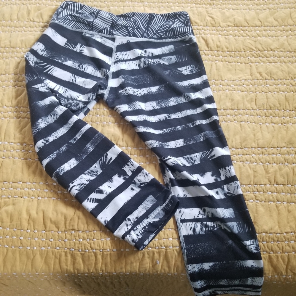 Palm designed Lululemon 3/4 pants